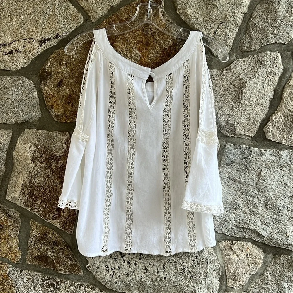 BKEred White Cold Shoulder 3/4 Sleeve Top - Picture 6 of 8